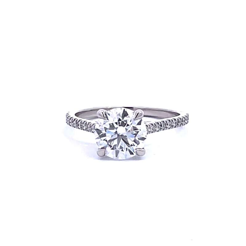 Four Claw Round Cut Claw Setting Diamond Engagement Ring 360° view