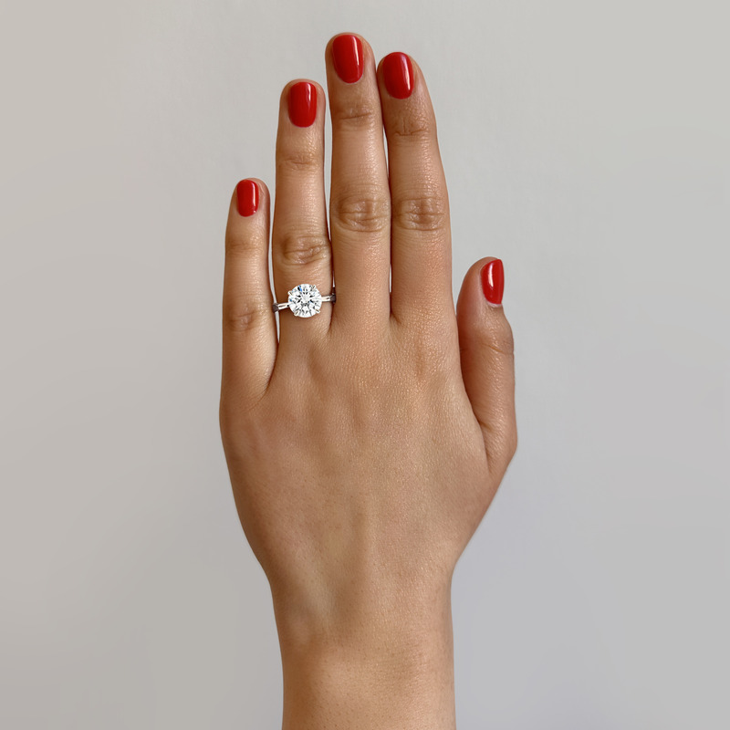5 CT Round diamond on hand