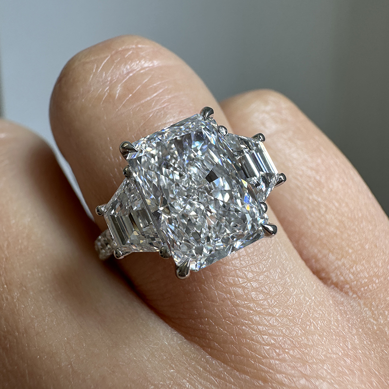 Pauline Design engagement ring design